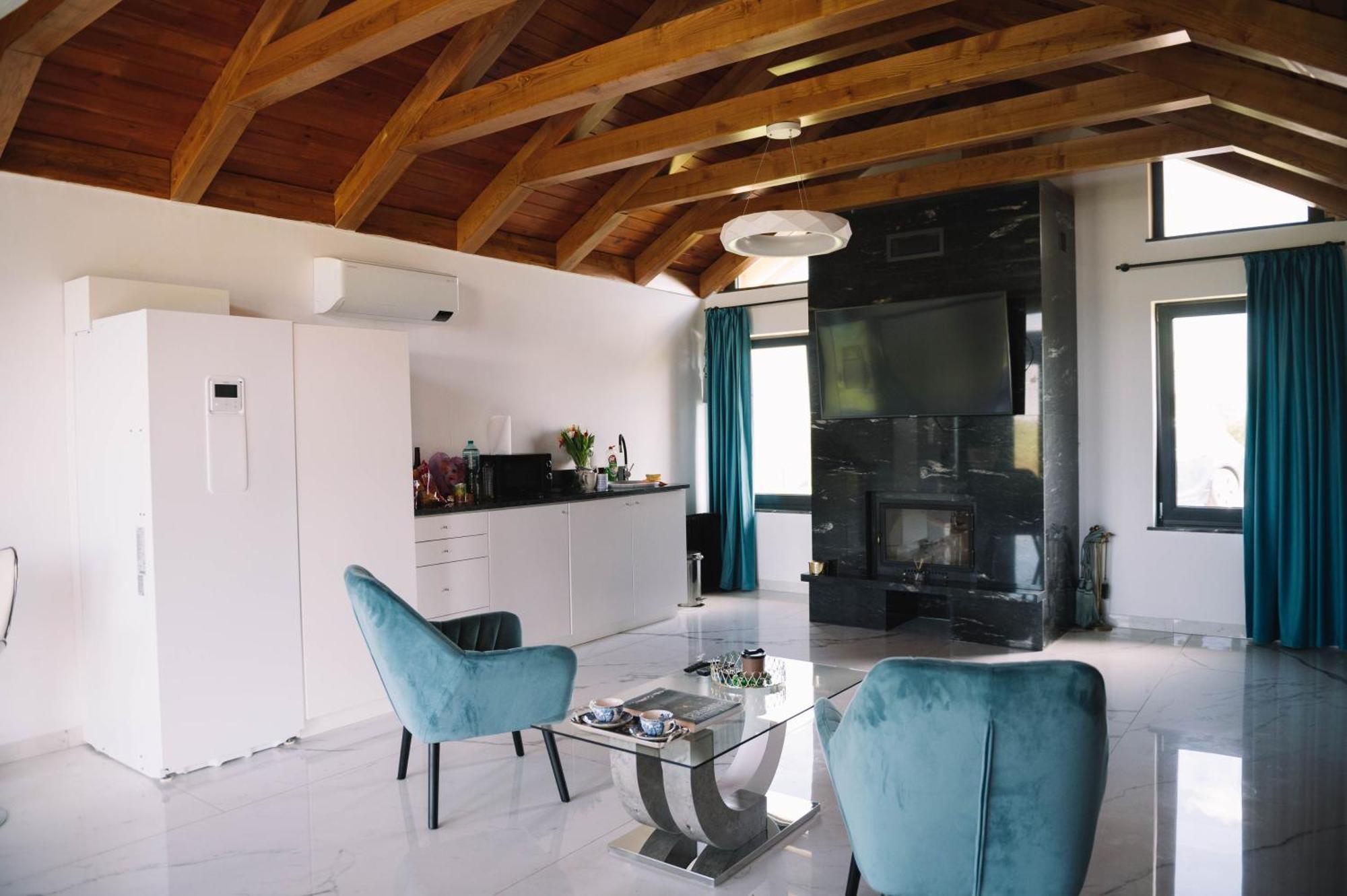 Casa Moderna In Sinteu - Intersectia Intre Modern Si Linistea Naturii Huta Voivozi Ngoại thất bức ảnh